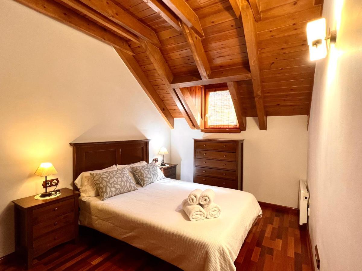 Apartament La Noguera - L'Amfitriona Rialp Buitenkant foto