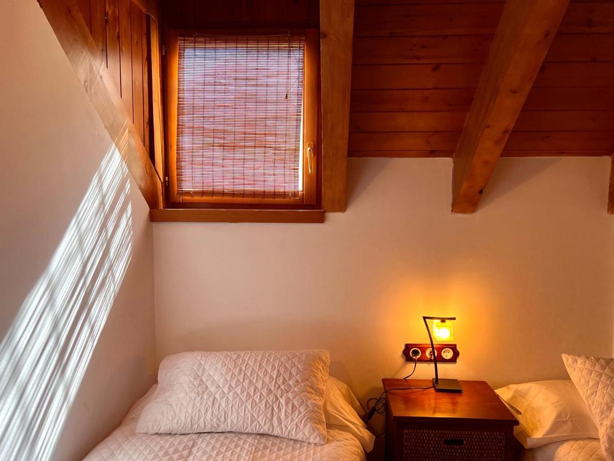 Apartament La Noguera - L'Amfitriona Rialp Buitenkant foto