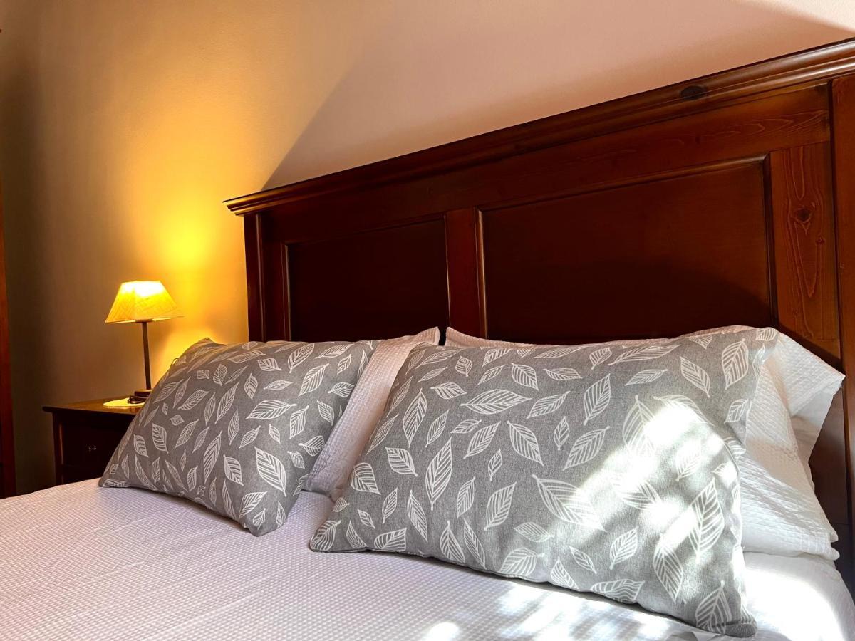 Apartament La Noguera - L'Amfitriona Rialp Buitenkant foto