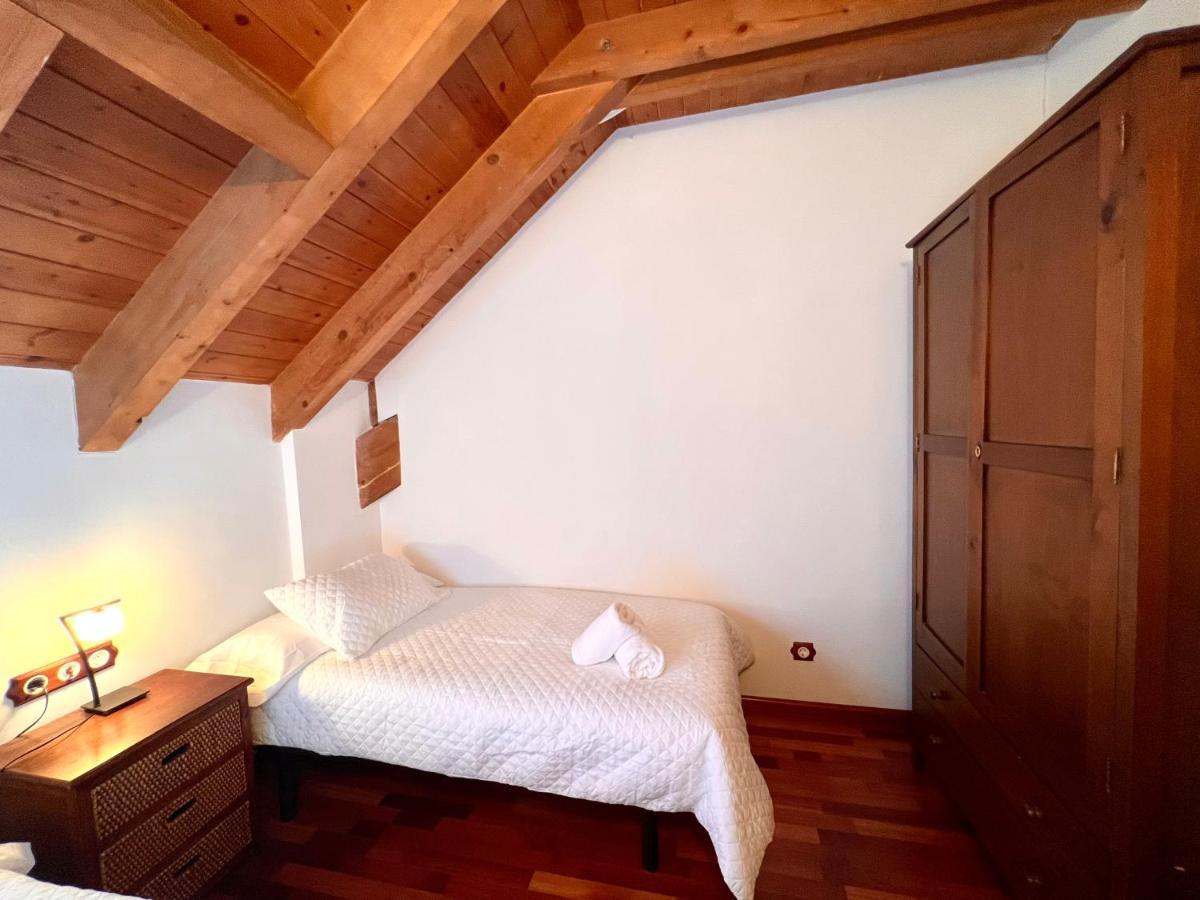Apartament La Noguera - L'Amfitriona Rialp Buitenkant foto
