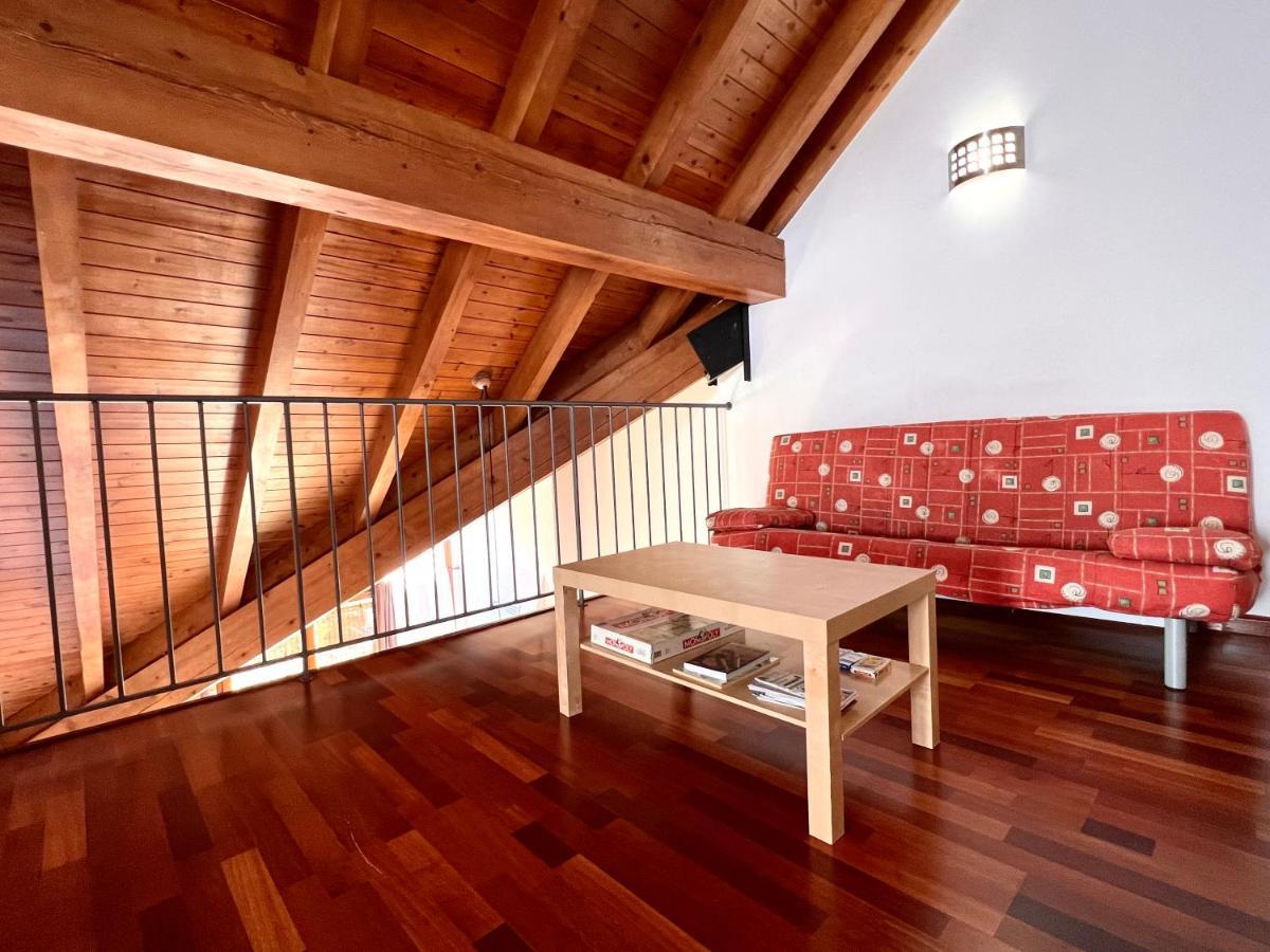 Apartament La Noguera - L'Amfitriona Rialp Buitenkant foto